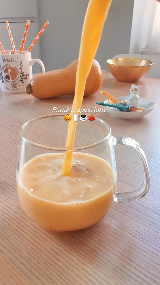 Pumkin spice latte 🎃🥛

Une revisite douce et réconfortante du traditionnel Pumkin spice latte 🍁

La recette est sur le site www.gourmandisesandco.com 🧡

#pumkinspice #pumkinspicelatte #autumnaesthetic #pumkinseason #instacook