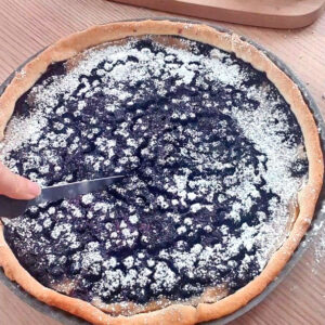 Tarte aux myrtilles et beurre de noisettes